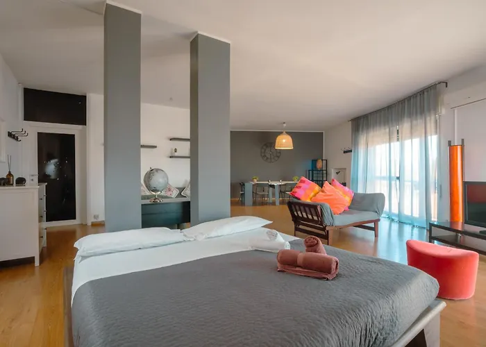 Guest House Ca\' Lou Al Teatro